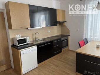 ID:4092
Ponúkame na predaj priestranný rodinný dom v obci Kr