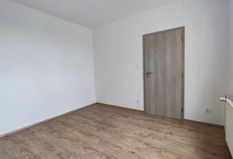 Ponúkam na predaj 3-izbový byt s výmerou 70 m2, situovaný na