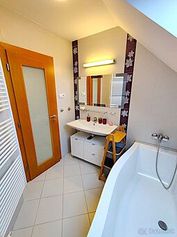 EXKLUZÍVNE – Pekný 5 izbový rodinný dom, Košice – Barca
Ing.