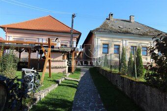 VÝHRADNE V NAŠEJ PONUKE NA PREDAJ - DVA IDENTICKÉ DOMČEKY PO