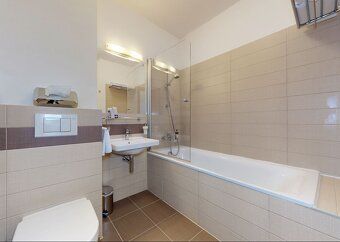 Ponúkame na predaj atraktívny apartmán s podielom na wellnes