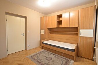 V exkluzívnom zastúpení Vám ponúkame na predaj pôvodne 4-izb