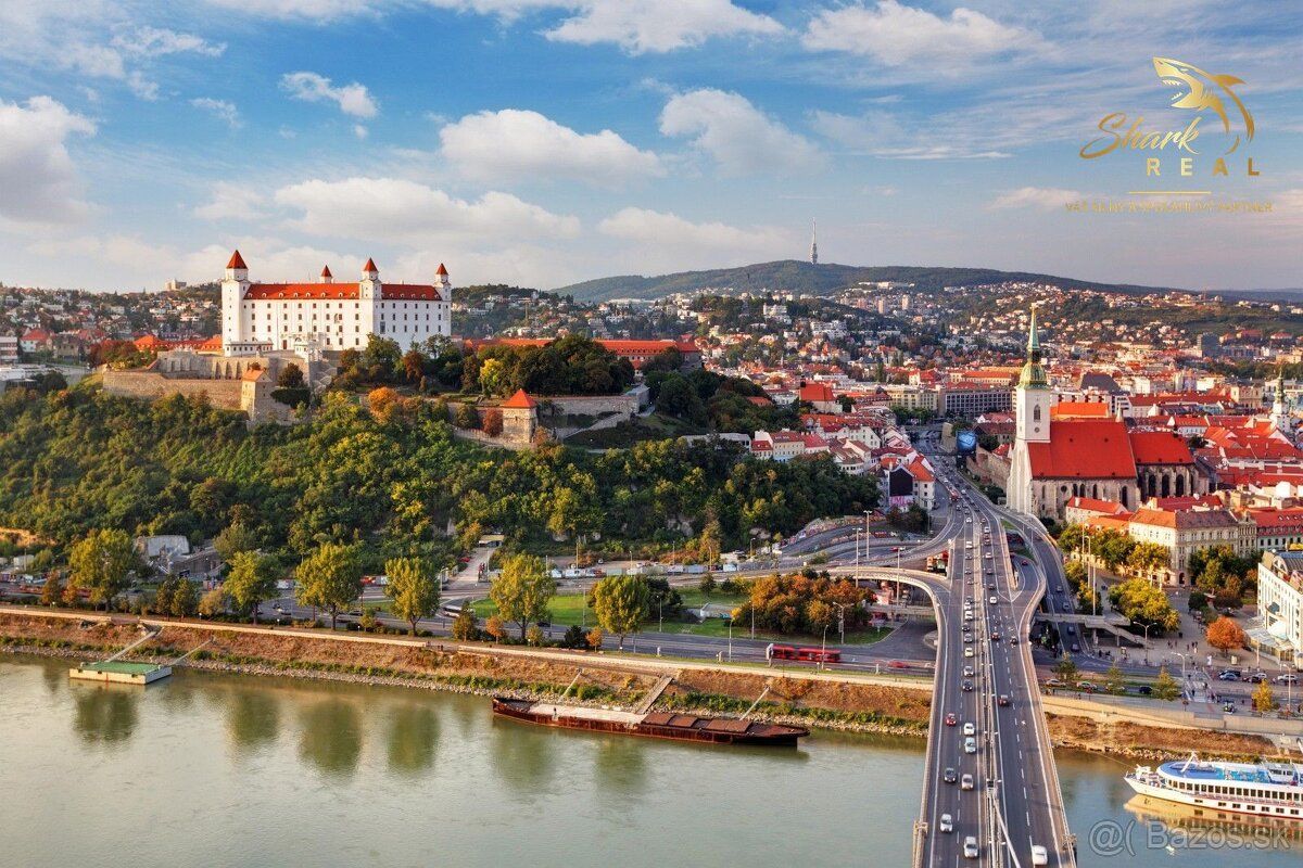 Štyri exkluzívne pozemky sú momentálne k dispozícii v okreso