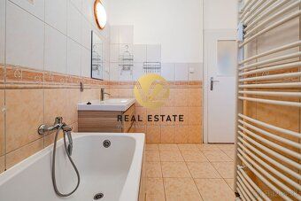 Stanislava Hoppe +421 910 318 899 e-mail:
 V2 Real Estate po