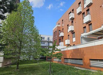 Ponúkame na predaj 2izb. byt s výmerou 56,10 m2 + 35 m2 tera