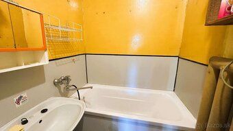 Ponúkame na predaj 2-izbový byt v centre mesta Zvolen, na 4.