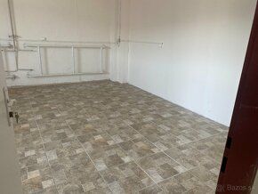 Ponúkame na prenájom skladové priestory vo výmere 510 m2.
 P