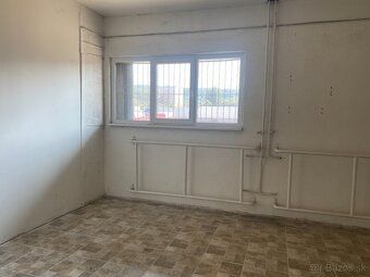 Ponúkame na prenájom skladové priestory o výmere 510 m2 - 12