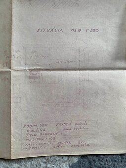 Pozemok: 1779 m²
O nehnuteľnosti: Dom je murovaný zo 70-80ty