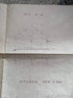 Pozemok: 1779 m²
O nehnuteľnosti: Dom je murovaný zo 70-80ty