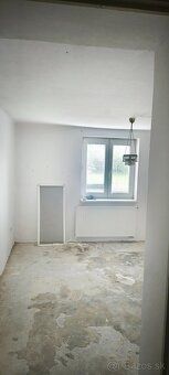 Pekný obývateľný dom po väčšej rekonštrukcii v roku 2005, po