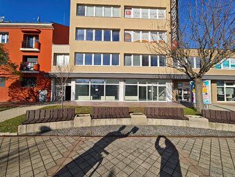 Prenájom veľký obchodný priestor na Nám. Osloboditeľov. Výme