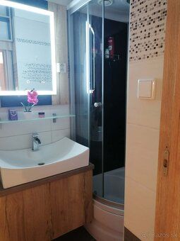 Prenajmem prerobený, útulný 2-izbovy byt v centre, komplet s