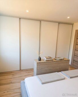 NADŠTANDARDNÝ A MODERNE ZARIADENÝ BYT – PRIPRAVENÝ NA NASŤAH