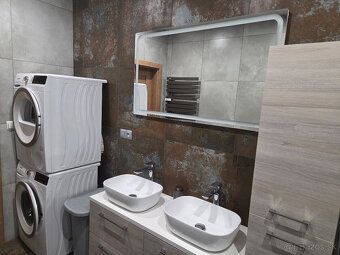 Ponúkam to prenájmu 2,5-izbový byt pre 1. max. 2 osoby bez d