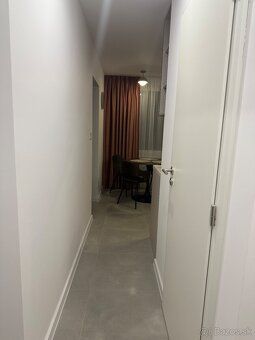 🏠 Ponúkame na prenájom úplne nový, moderne zariadený a slneč