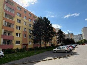 Hladam dlhodobý podnájom samostatnej izby alebo garsonky, pr