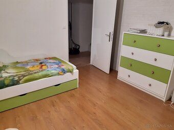 Dám do prenájmu 3 izbový byt 72m2 v Očovej, v blízkosti auto