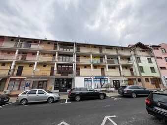 Na predaj menší 2 - izbový byt s výmerou 38,5 m² v širšom ce