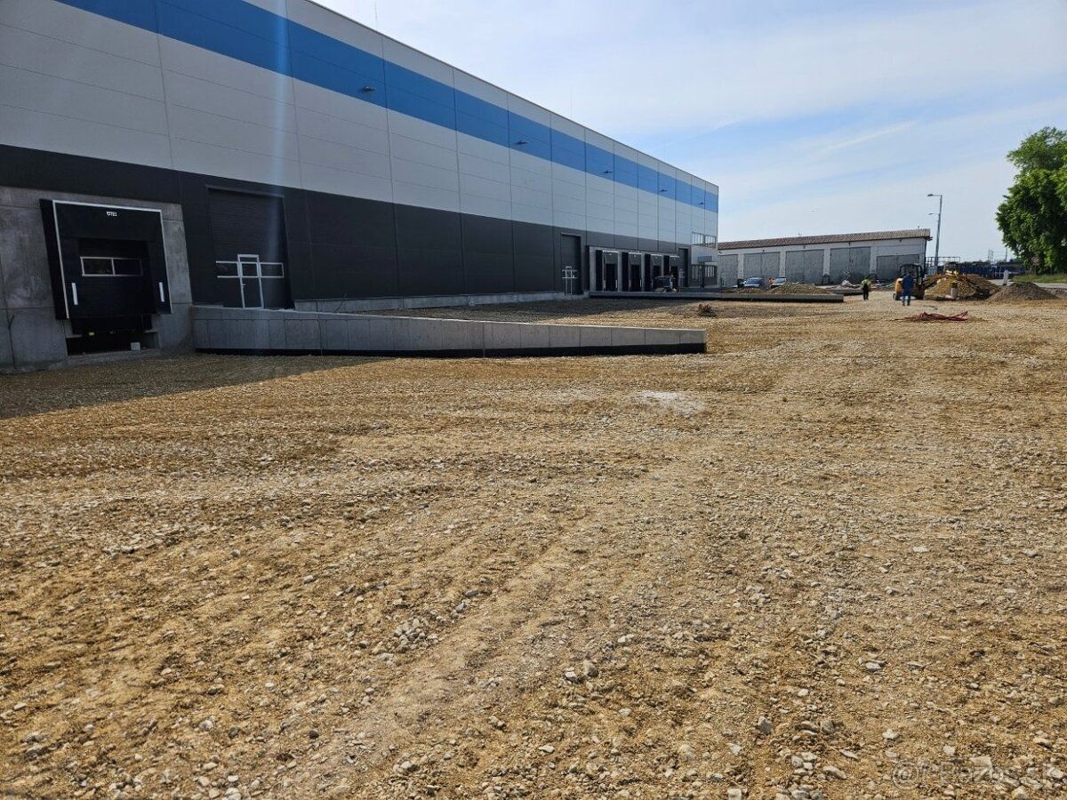 BH REAL ESTATE ponúka na prenájom krásnu novú halu s variabi