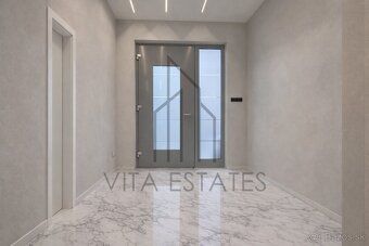 Realitná kancelária VITA ESTATES ponúka na predaj moderný ro