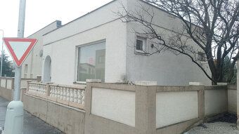 Ponúkam na prenájom priestor pre obchod a služby v Topoľčano