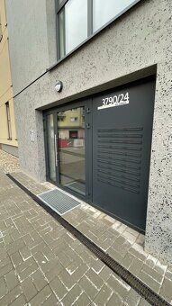 Hľadáte moderné bývanie s pohodlným parkovaním a krásnym výh