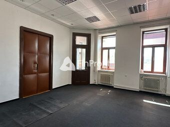 Typ: Kancelárske priestory Ulica: Šafárikovo námestie Obec: 