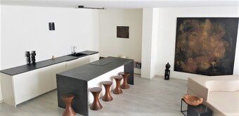 Predám exkluzívny zaujímavý 156 m² 3-izbový byt na Zámockej 