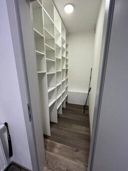 Ponúkame na prenájom luxusný, zariadený dvojizbový byt v nov