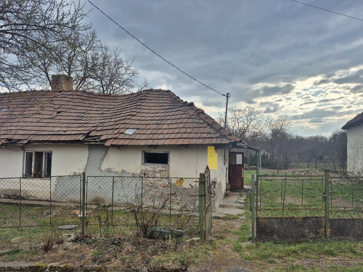 Ponúkame na predaj pozemok o výmere 335 m² nachádzajúci sa v