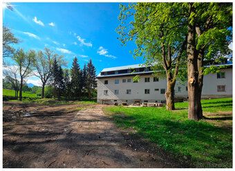 Ponúkame na predaj AREÁL s budovami, chatkami a priestranným