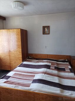Ponúkame na predaj rodinný dom s krásnym slnečným pozemkom, 