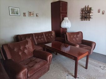 Ponúkame na predaj rodinný dom s krásnym slnečným pozemkom, 