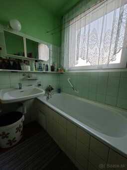 Ponúkame na predaj priestranný 3-izbový byt nachádzajúci sa 