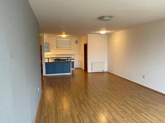 Ponúkame na prenájom 2 izbový byt v projekte RENOX. Výmera 8