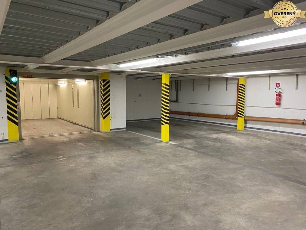 Na prenájom ponúkame parkovacie miesto v krytej podzemnej ga