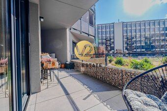 Juraj Kolárik +421 918 938 737 email:
V2 Real Estate ponúka 