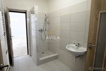 Sme AVILA. Už roky spájame ľudí s ich novým domovom. Kontakt