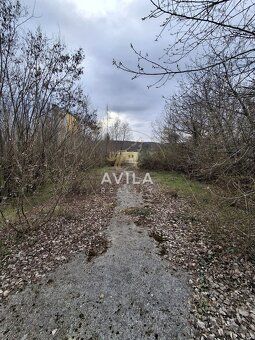 Sme AVILA. Už roky spájame ľudí s ich novým domovom. Kontakt