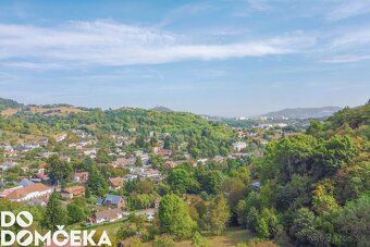 Spoločnosť DO DOMČEKA vám ponúka na predaj slnečný pozemok s
