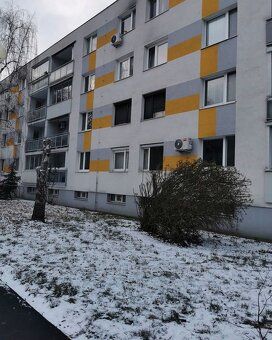 Ponúkame Vám na predaj dobre dispozične riešený útulný 1-izb
