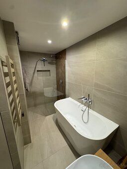 Predám kompletne zrekonštruovaný 3 izbový byt vo výmere 79m2