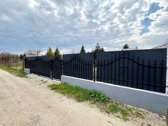 Ponúkame Vám na predaj celoročne obyvateľnú chata po komplet