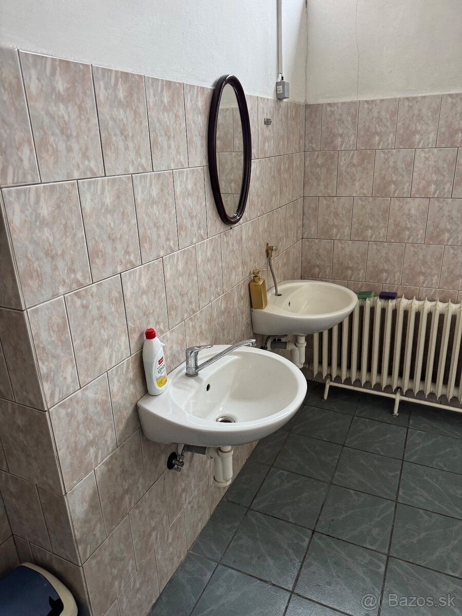 Prenajmem kancelárske alebo obchodné priestory o rozlohe 52m