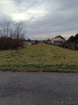 Predám v Galante 2 staršie rodinné domy,pozemok 3068 m2+ hos