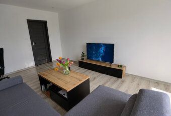So súhlasom majiteľa ponúkam na predaj veľkometrážny 2i zari