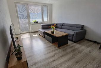 So súhlasom majiteľa ponúkam na predaj veľkometrážny 2i zari