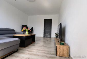 So súhlasom majiteľa ponúkam na predaj veľkometrážny 2i zari