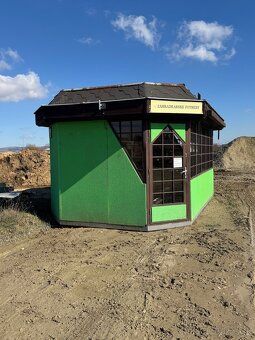 Ponúkam na predaj predajný stánok s rozmermi 3 x 6 m. Stánok